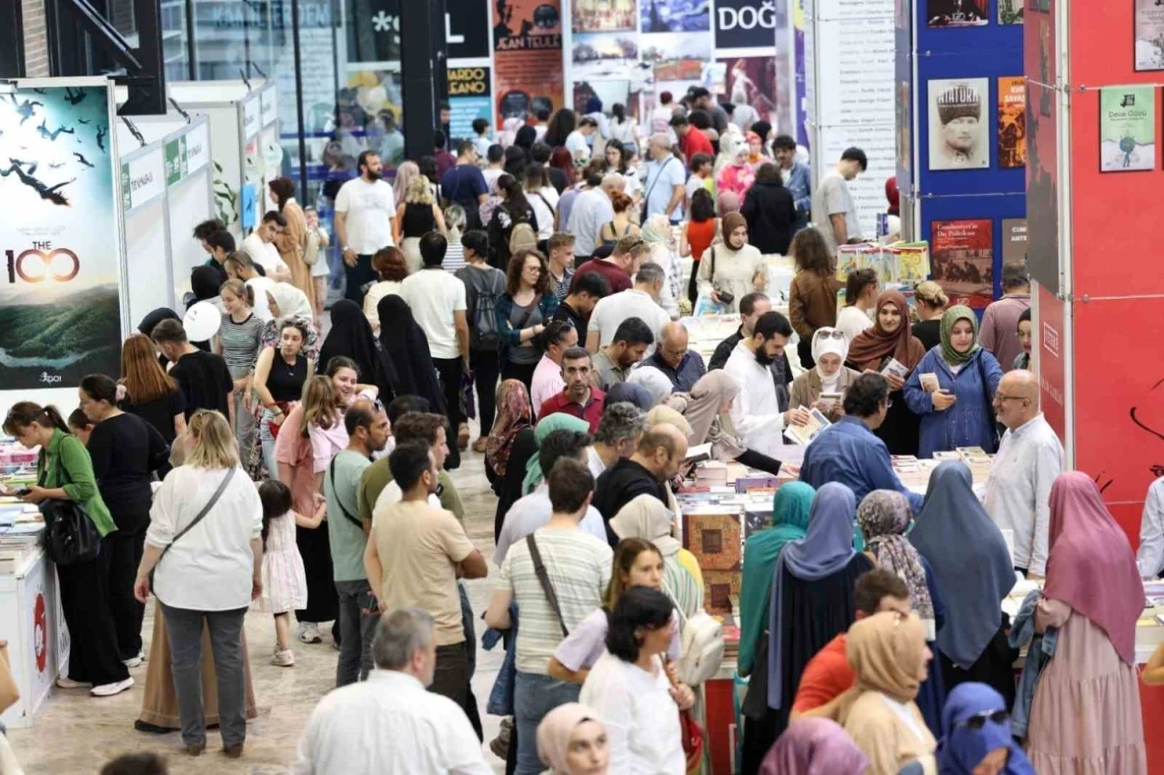 Kocaeli Kitap Fuarı’nda &quot;ebeveynle kitap okuma&quot; rekoru denenecek
