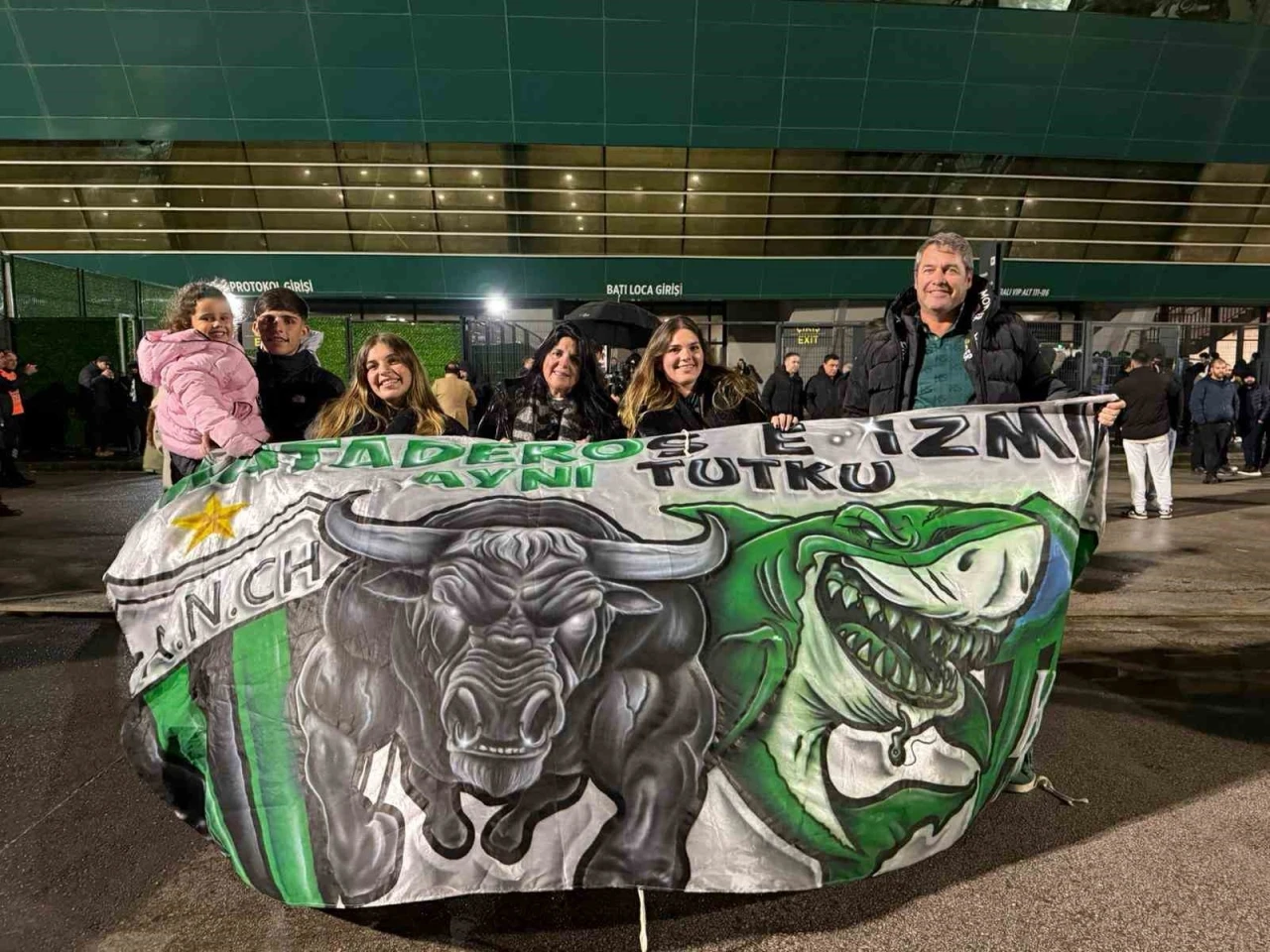 Kocaelispor&rsquo;a destek i&ccedil;in Arjantin&rsquo;den kilometrelerce yol kat etti
