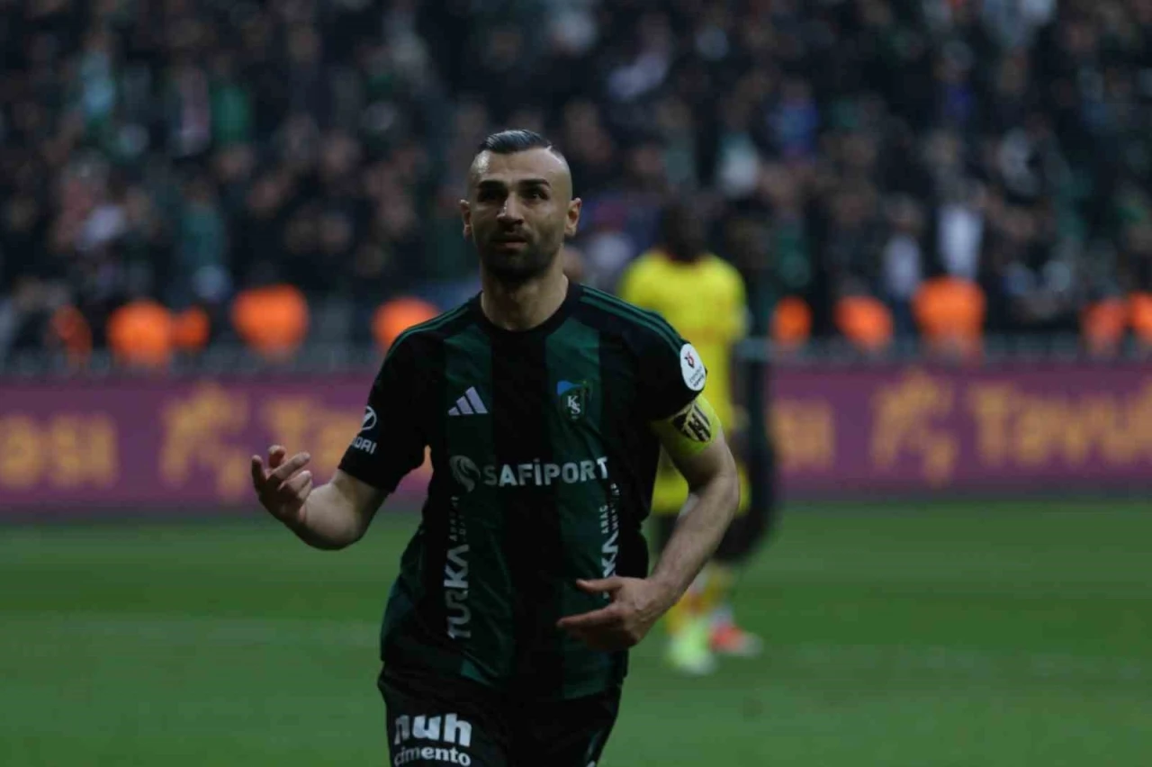 Kocaelispor&rsquo;da Serdar Dursun ile yollar ayrıldı
