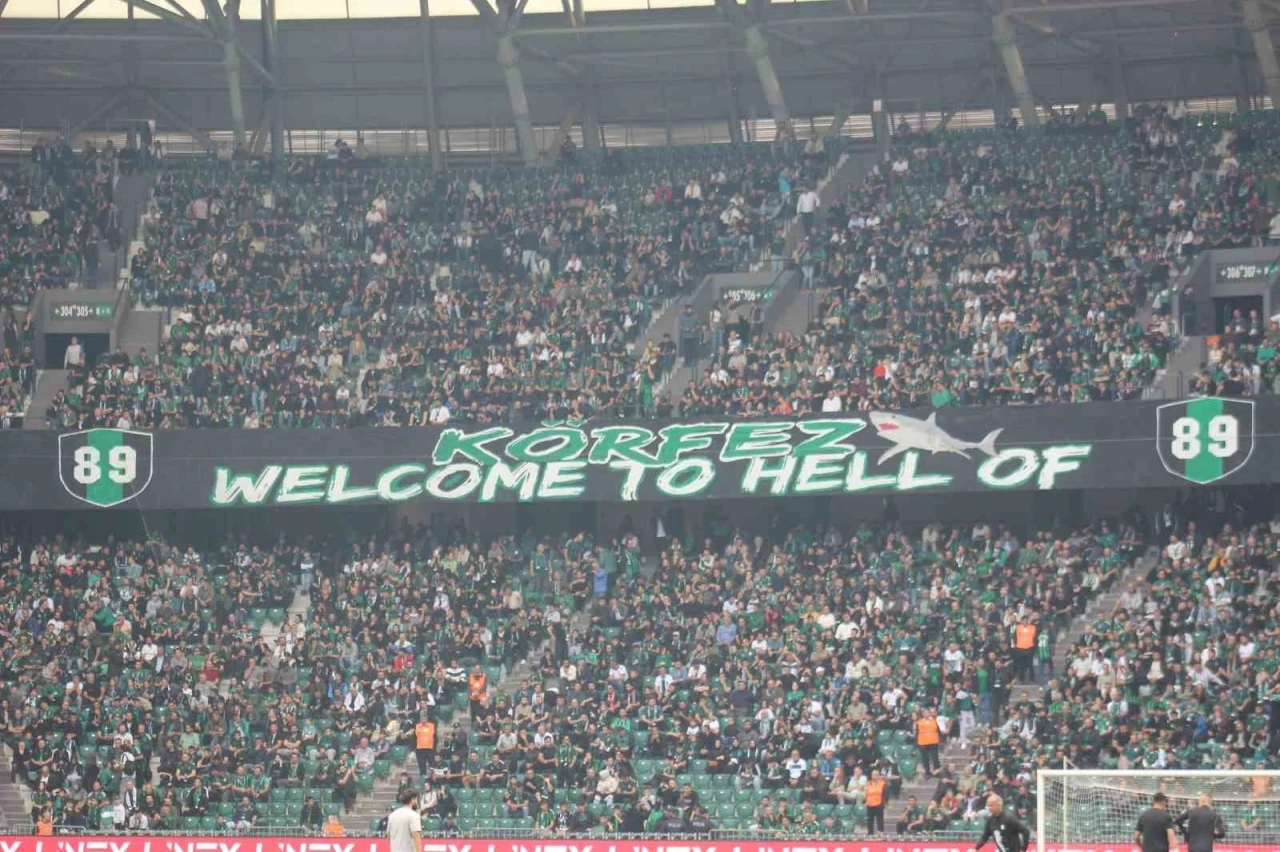 Kocaelispor- Galatasaray maçını 32 bin 18 biletli seyirci izledi
