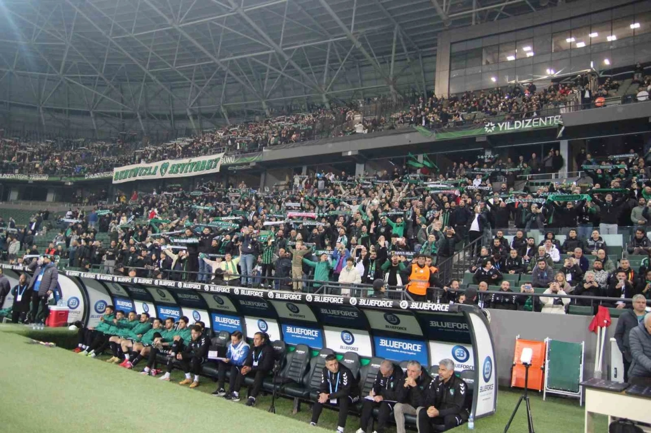 Kocaelispor-Sakaryaspor maçı biletleri karaborsaya düştü!