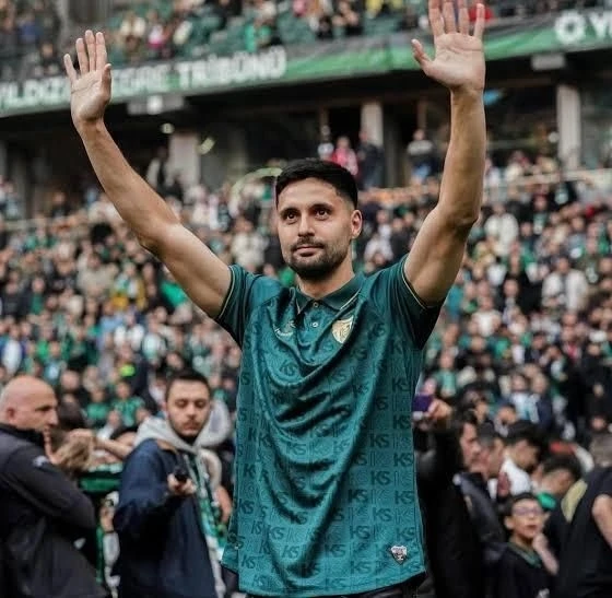 Kocaelispor, Tarkan Serbest ile yollarını resmen ayırdı
