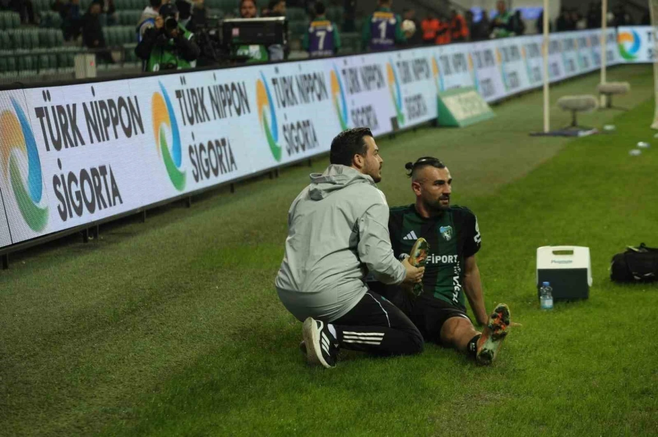 Kocaelisporlu oyuncu Serdar Dursun camiadan özür diledi
