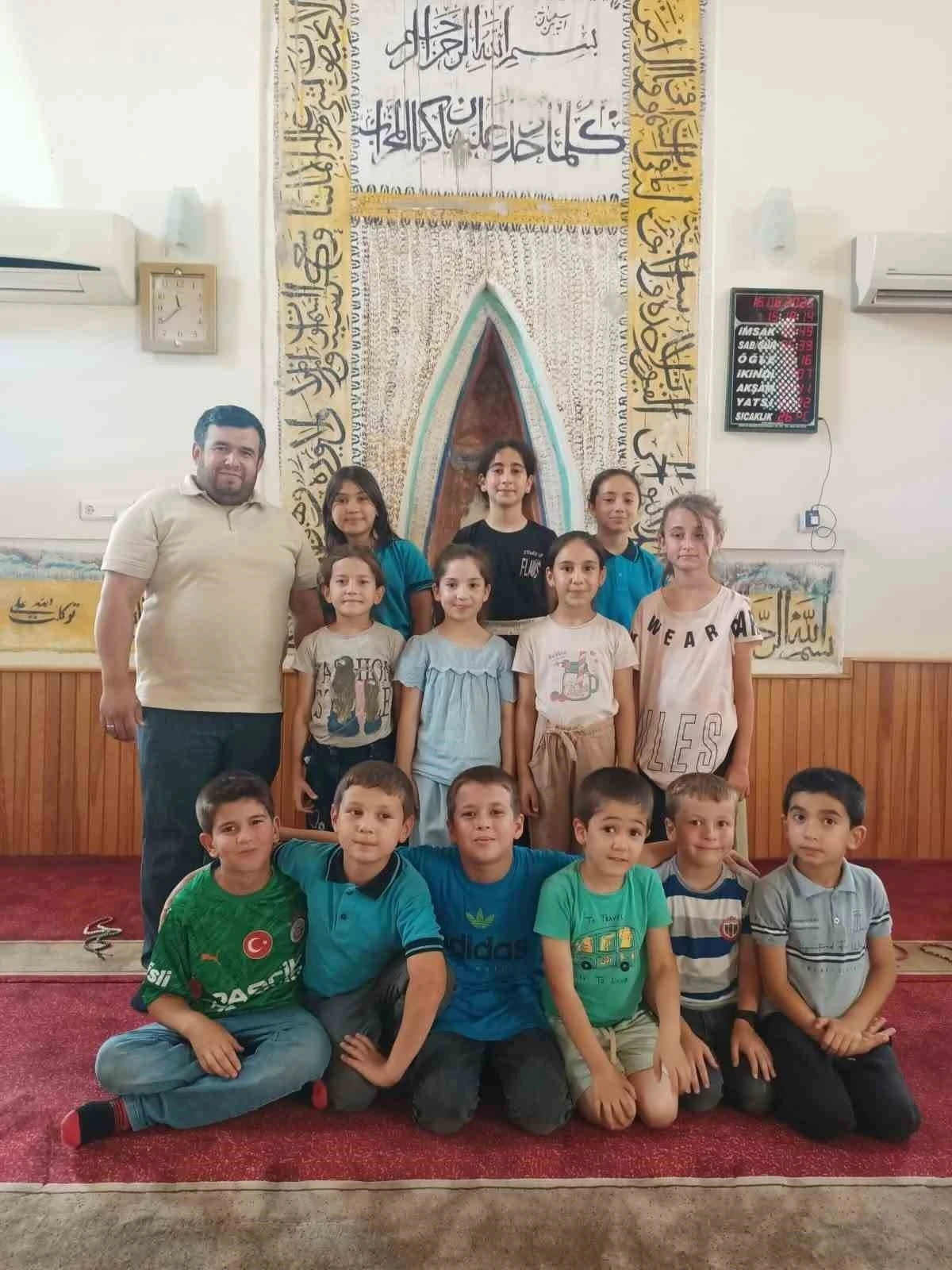Ko&ccedil;arlı&rsquo;da &ouml;ğrenciler camide buluştu
