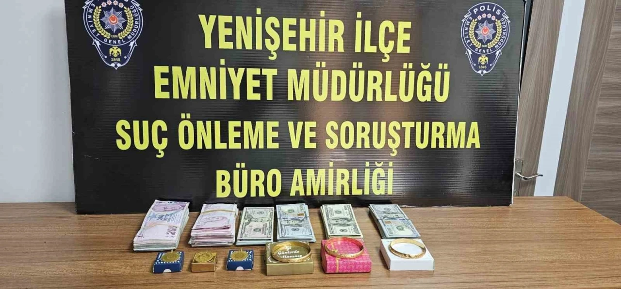 Kocasından altınları saklamak için hırsızlık süsü verdi
