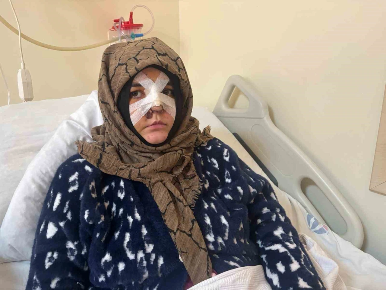 Kocasının &ouml;ld&uuml;resiye darp ettiği kadın dehşet anlarını anlattı: "Yoldan ge&ccedil;en vatandaş olmasaydı &ouml;lm&uuml;şt&uuml;m"
