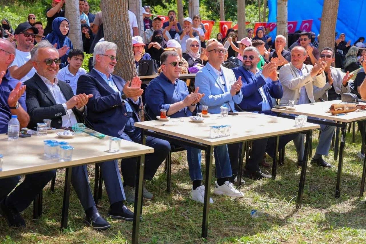 Ko&ccedil;bayır k&ouml;y&uuml;nde &rsquo;G&ouml;n&uuml;l Şenliği&rsquo; d&uuml;zenlendi
