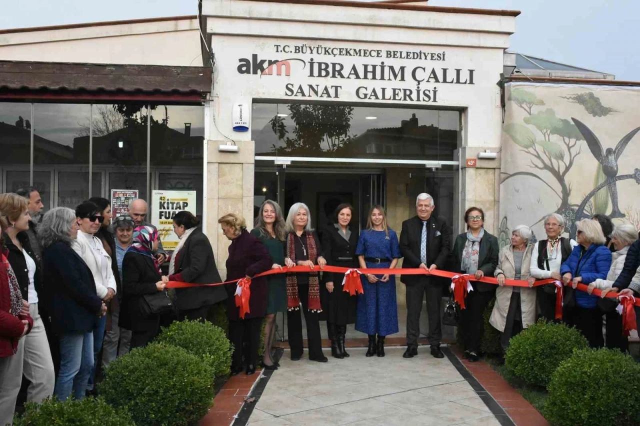 Koleksiyoner Ebru Turhan’ın sergisi, sanatseverleri doğayla buluşturdu
