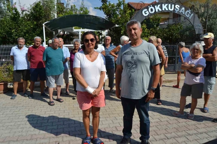 Komşusunu bı&ccedil;aklayıp, arabaları &ccedil;izdi
