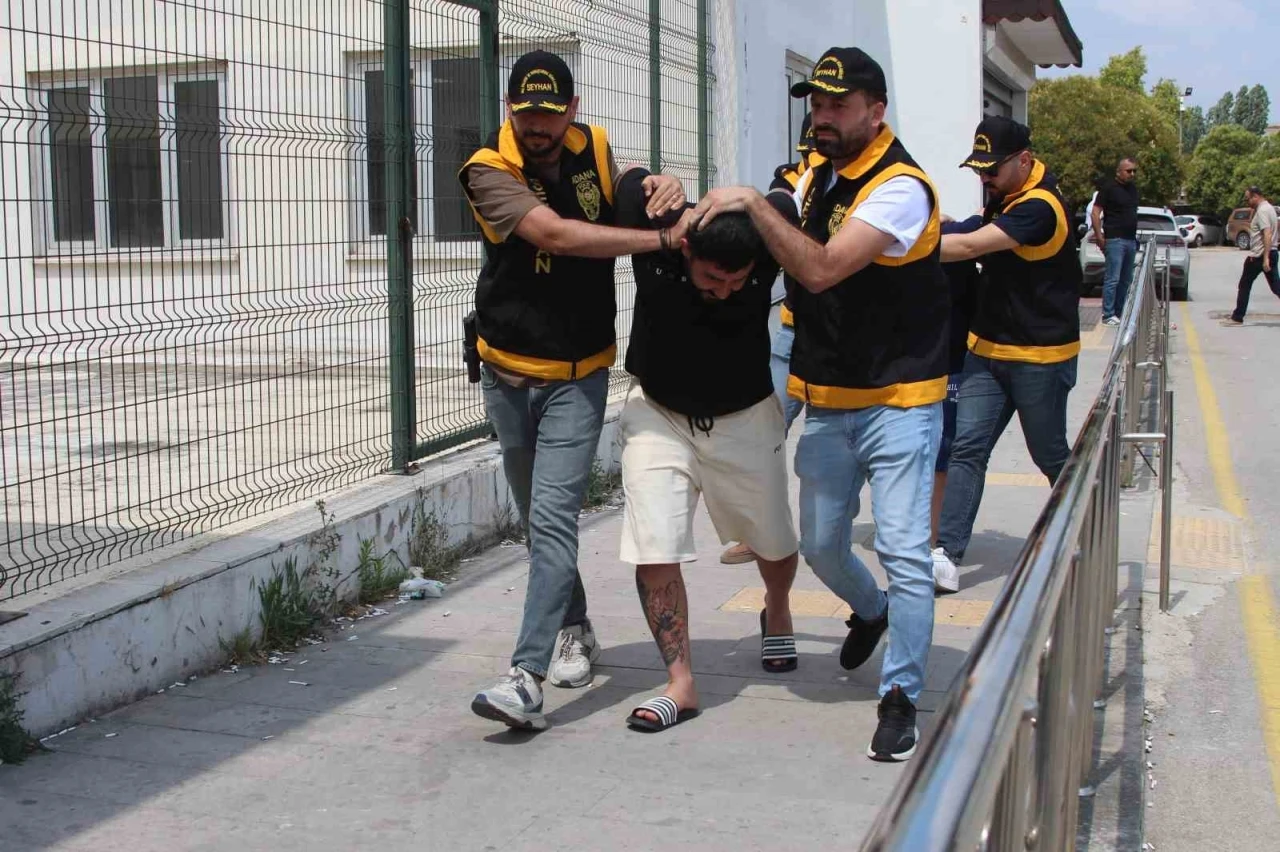 Komşusunun evine kurşun yağdıran ş&uuml;pheli, 500 saatlik kamera incelemesiyle yakalandı
