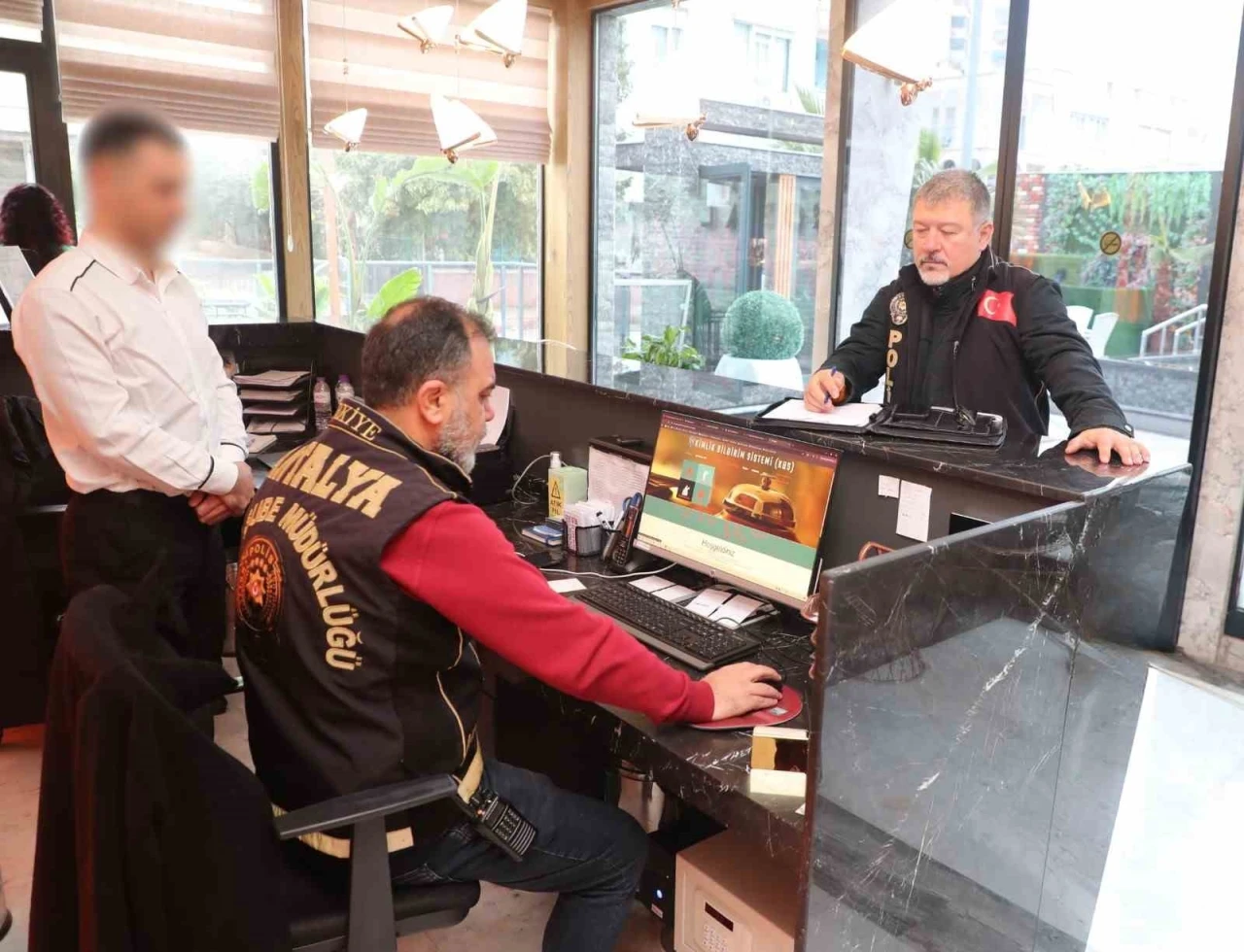 Konaklama tesisleri ve ara&ccedil; kiralama firmalarına y&ouml;nelik eş zamanlı denetim
