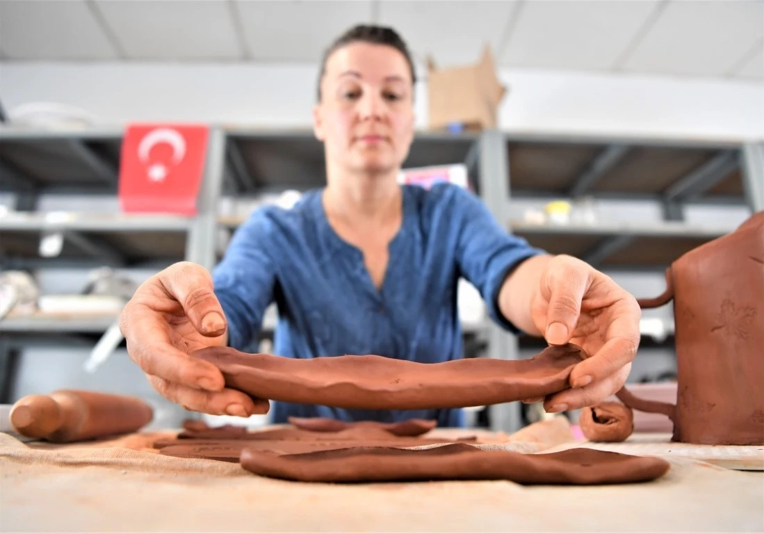 KONSEM kursiyerlerinden yılsonu sergisi
