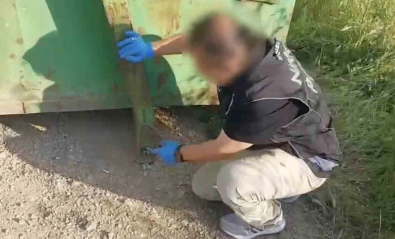 Konteyner şasesindeki akıl almaz uyuşturucu d&uuml;zeneği dikkat &ccedil;ekti
