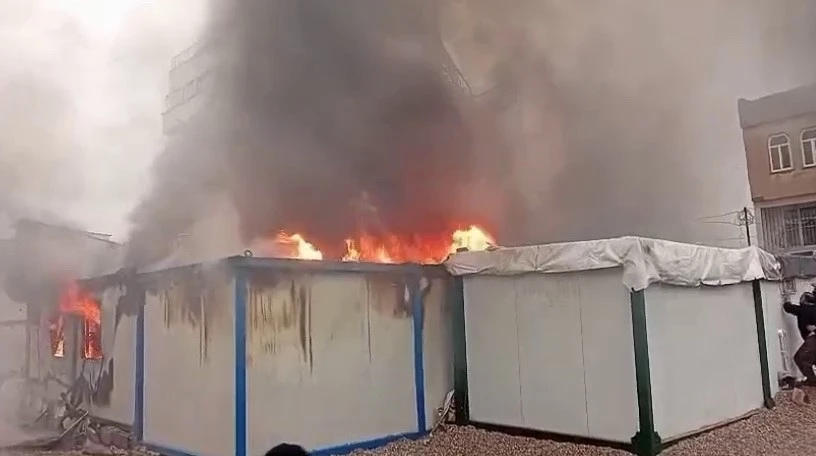 Konteynerde &ccedil;ıkan yangın korkuttu
