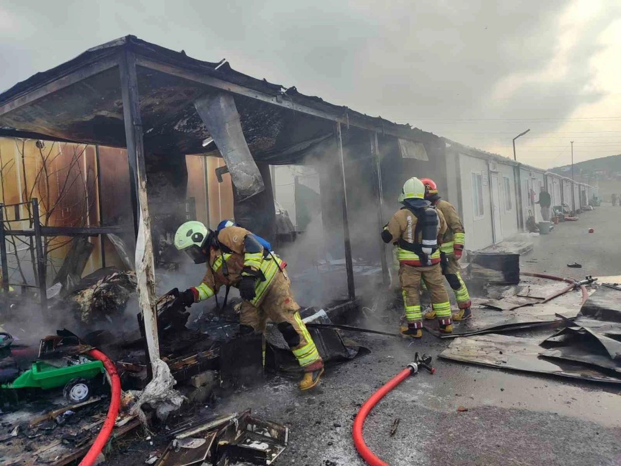 Konteynerde &ccedil;ıkan yangın s&ouml;nd&uuml;r&uuml;ld&uuml;
