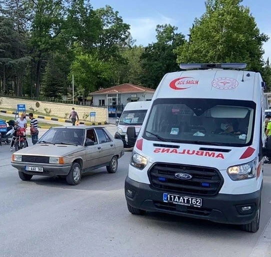 Kontrolden çıkan motosiklet devrildi, sürücüsü yaralandı
