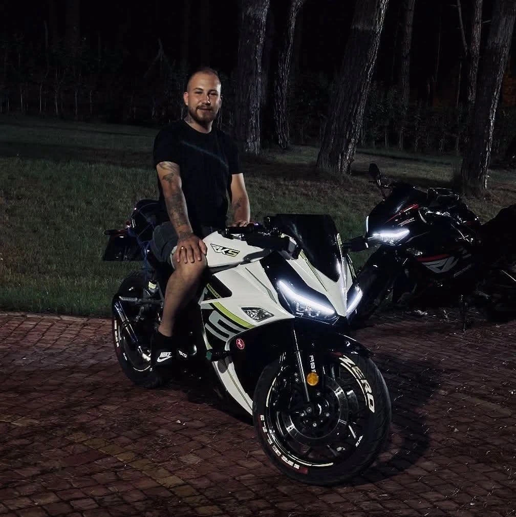 Kontrolden &ccedil;ıkan motosikletin s&uuml;r&uuml;c&uuml;s&uuml; kurtarılamadı
