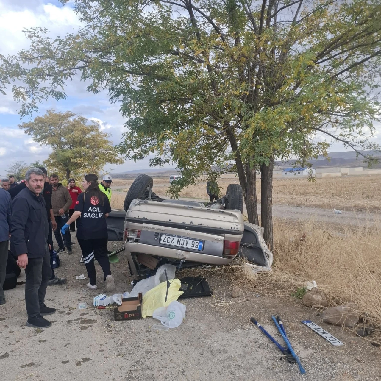 Kontrolden çıkan otomobil devrildi: 1 ölü, 1 yaralı
