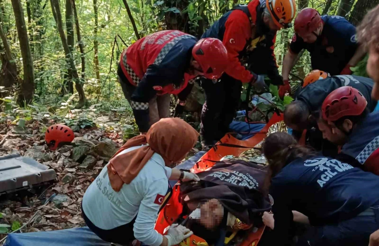 Kontrolden çıkan UTV şarampole devrildi: 2 yaralı
