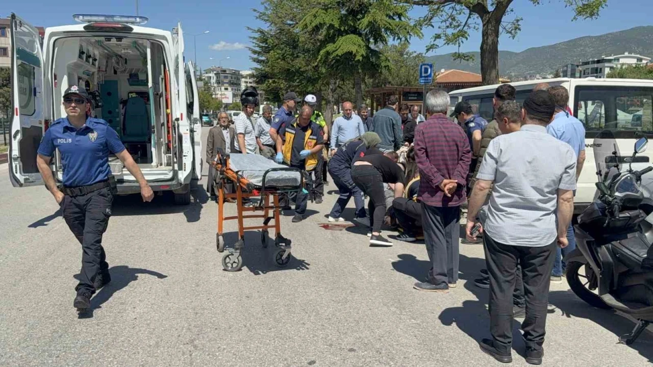 Kontrolsüzce yola çıkan vatandaşa motosiklet çarptı
