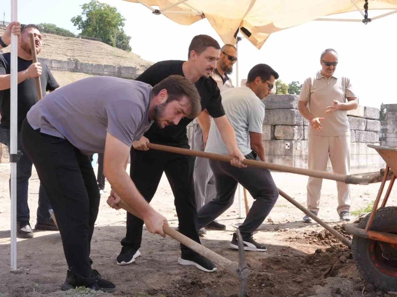 Konuralp &lsquo;te restorasyon &ouml;ncesi son hazırlıklar yapılıyor
