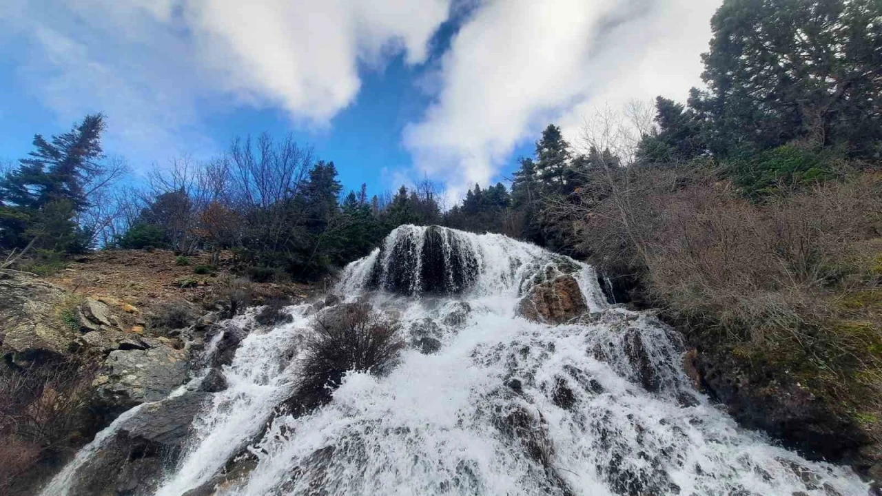 Konya&rsquo;da &rsquo;G&uuml;ng&ouml;rmez Şelalesi&rsquo;, y&uuml;zyıllık değirmen geleneğini ve kaybolan bir rit&uuml;eli hatırlatıyor
