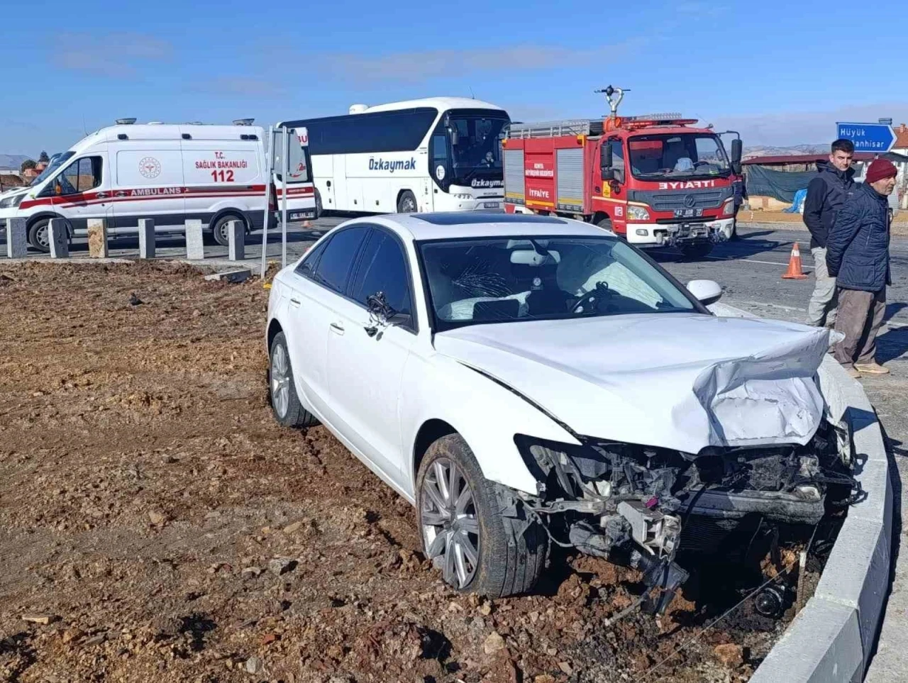 Konya&rsquo;da iki otomobil &ccedil;arpıştı: 2 yaralı
