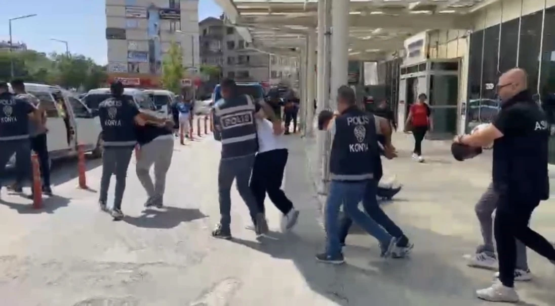 Konya’da masaj salonu kılıfıyla faaliyet gösteren suç çetesi çökertildi
