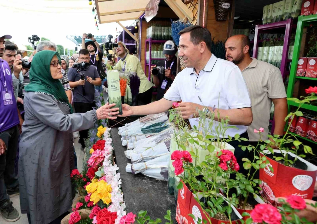 Konya&rsquo;da "Karatay Lavanta G&uuml;nlerinde" festival coşkusu
