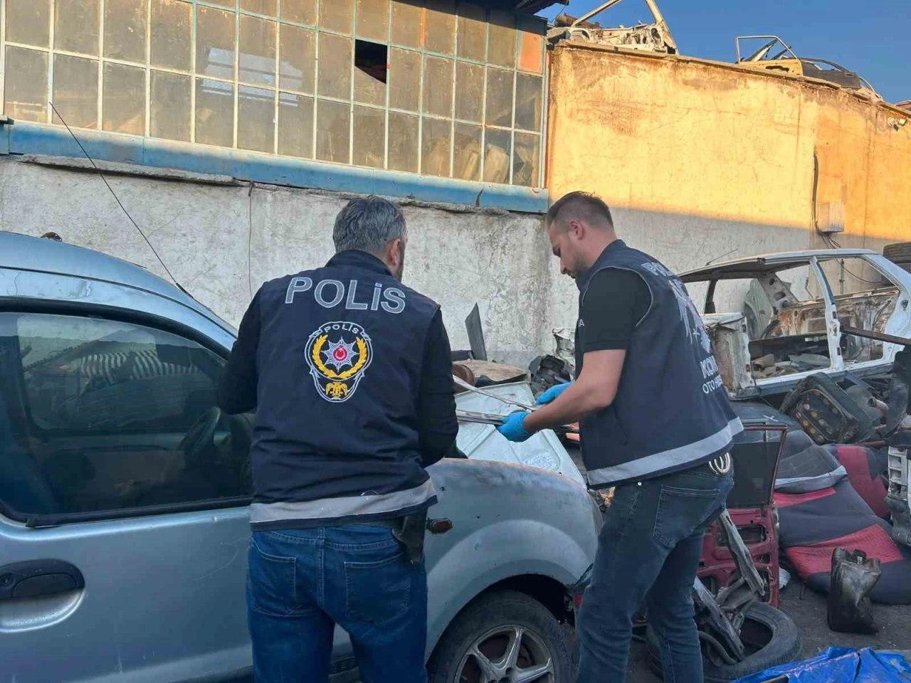 Konya&rsquo;da "Oto Kapan" operasyonunda 75 milyonluk change ara&ccedil; ele ge&ccedil;irildi

