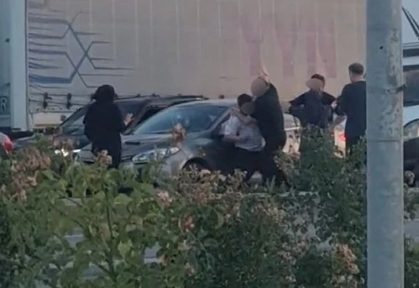 Konya&rsquo;da trafikte yumruklu kavga
