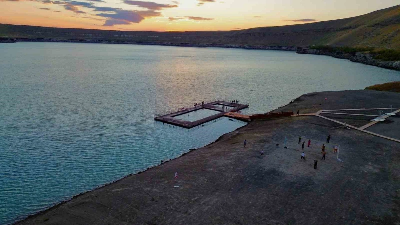 Konya&rsquo;nın doğal plajlarından Acıg&ouml;l ilgi &ccedil;ekiyor

