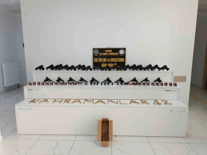 Konya polisinden silah ka&ccedil;ak&ccedil;ılarına operasyon
