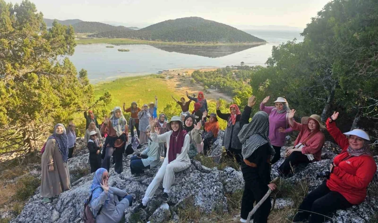 Konyalı kadınlar bu sefer günde değil, Beyşehir’deki kampta buluştu
