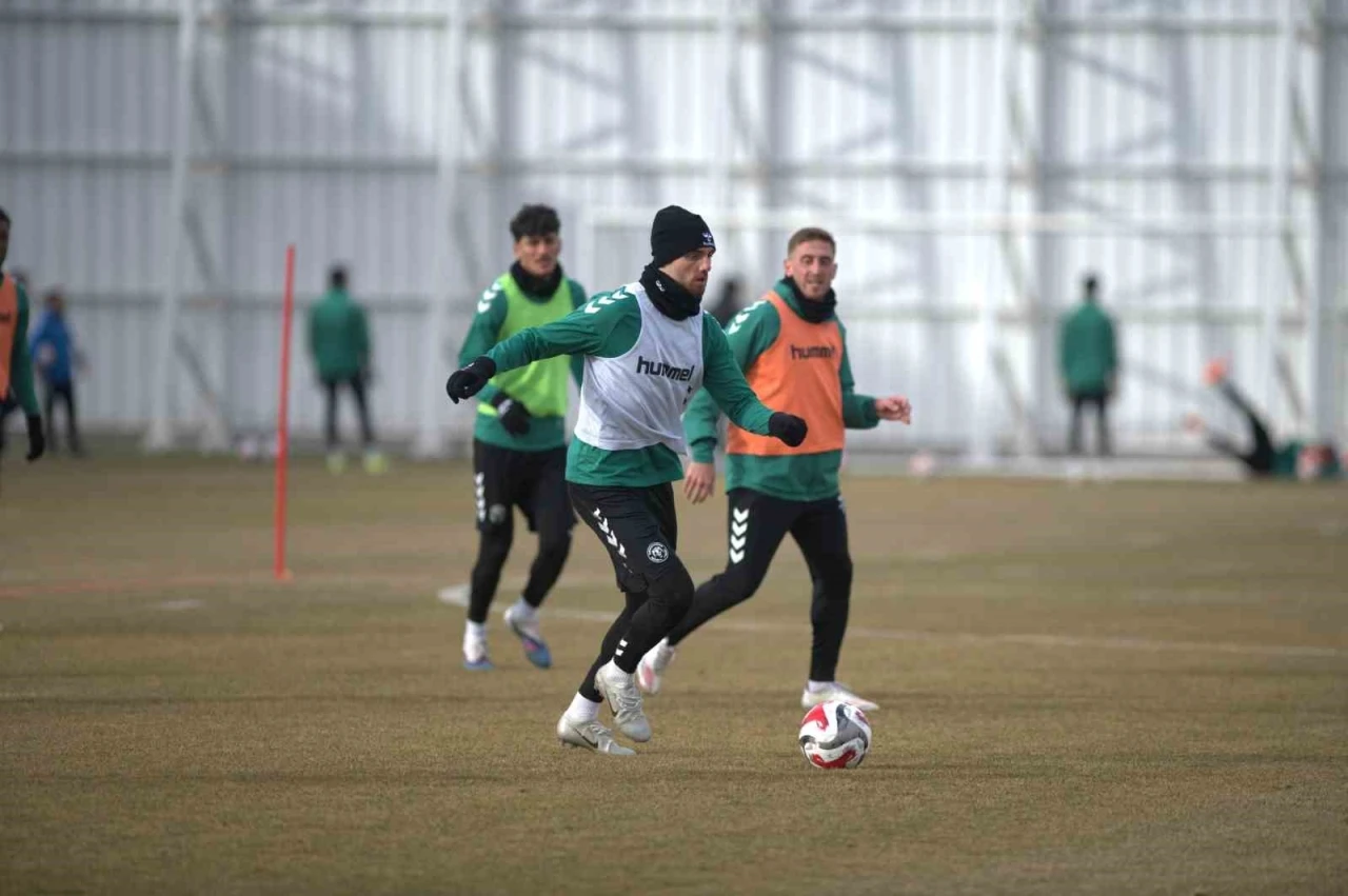 Konyaspor, Beşiktaş ma&ccedil;ının hazırlıklarına başladı
