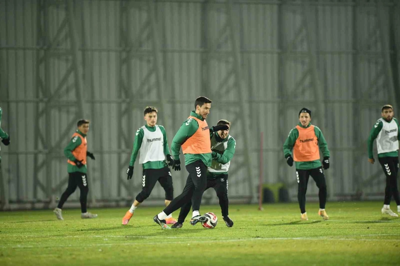 Konyaspor, Fenerbahçe maçının hazırlıklarını sürdürdü

