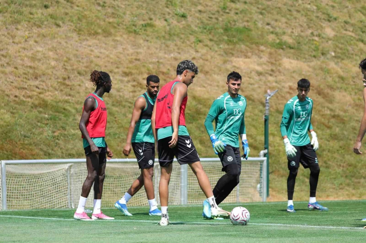 Konyaspor, Slovenya kampındaki hazırlıklarını s&uuml;rd&uuml;r&uuml;yor
