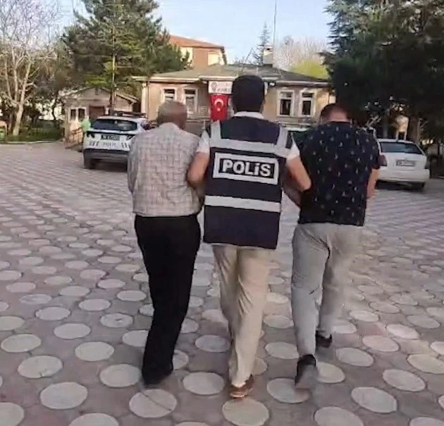 Köpek dövüştürenler yakalandı
