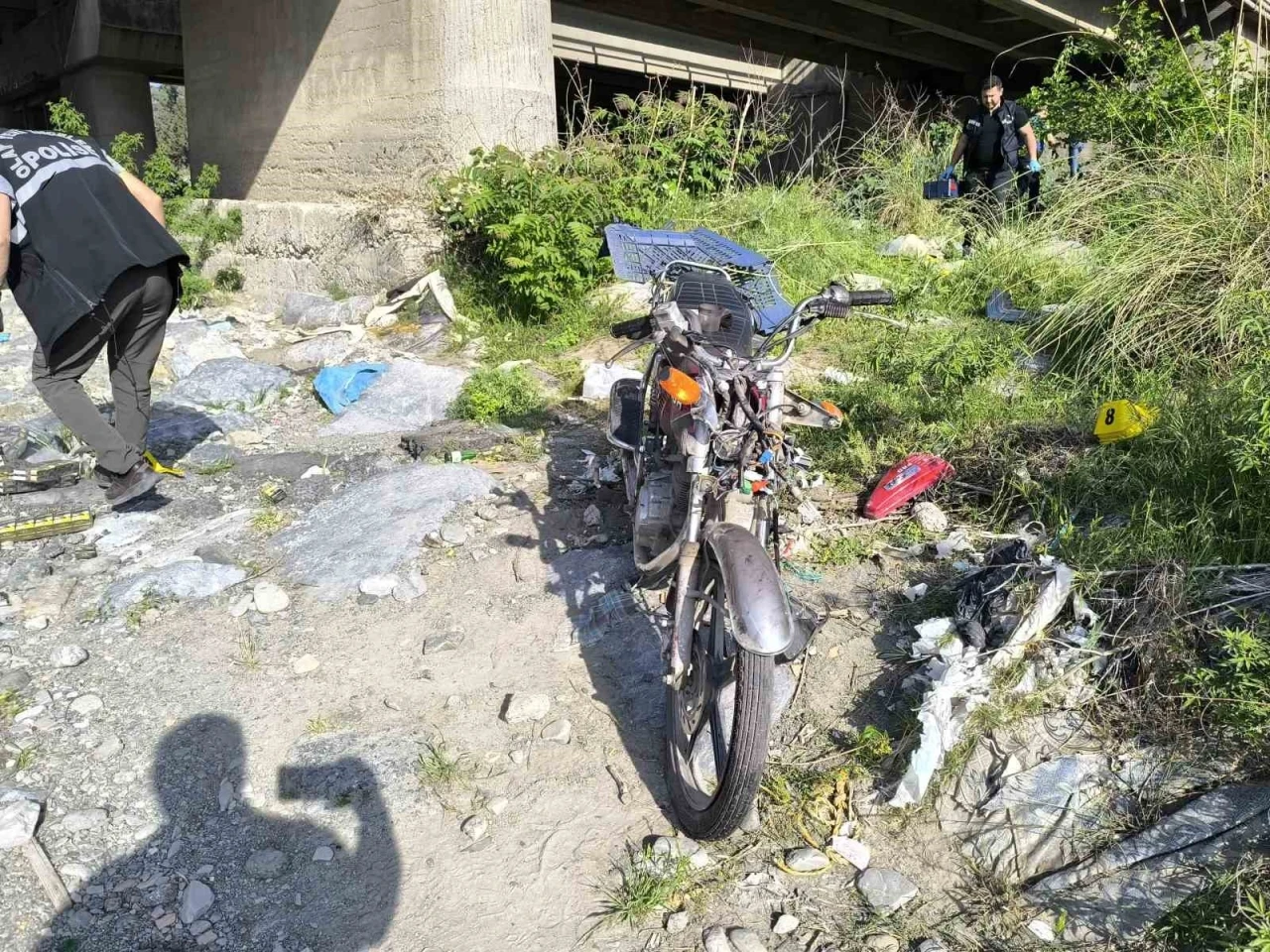 Köprüden uçan motosikletin 18 yaşındaki sürücüsü öldü
