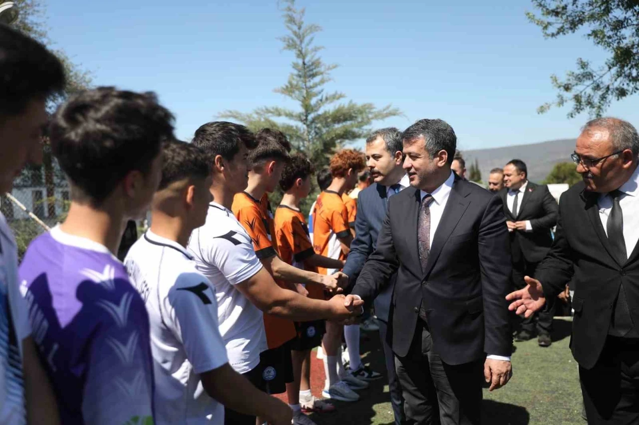 Köprülüler Anadolu Lisesi’nde bahar şenliği

