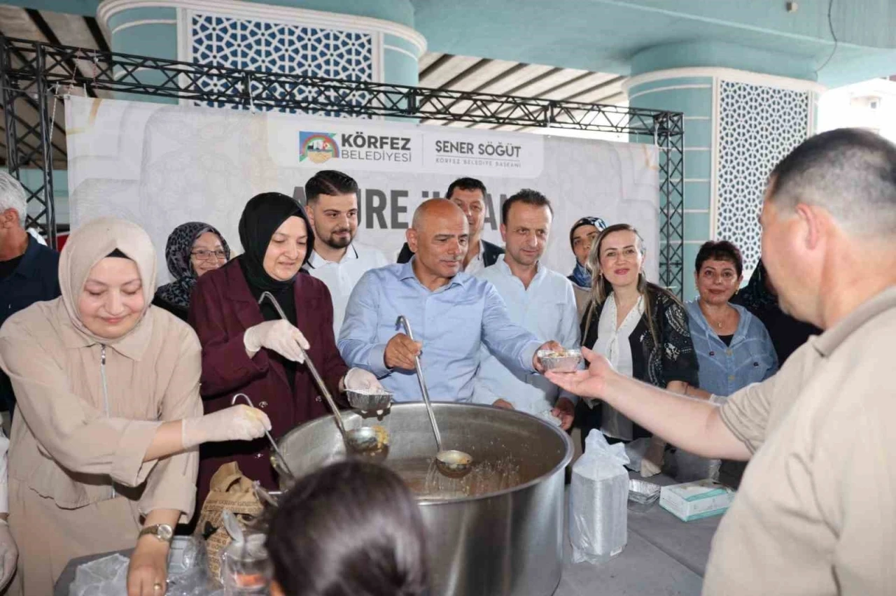 K&ouml;rfez&rsquo;de 4 bin kişilik aşure ikramı
