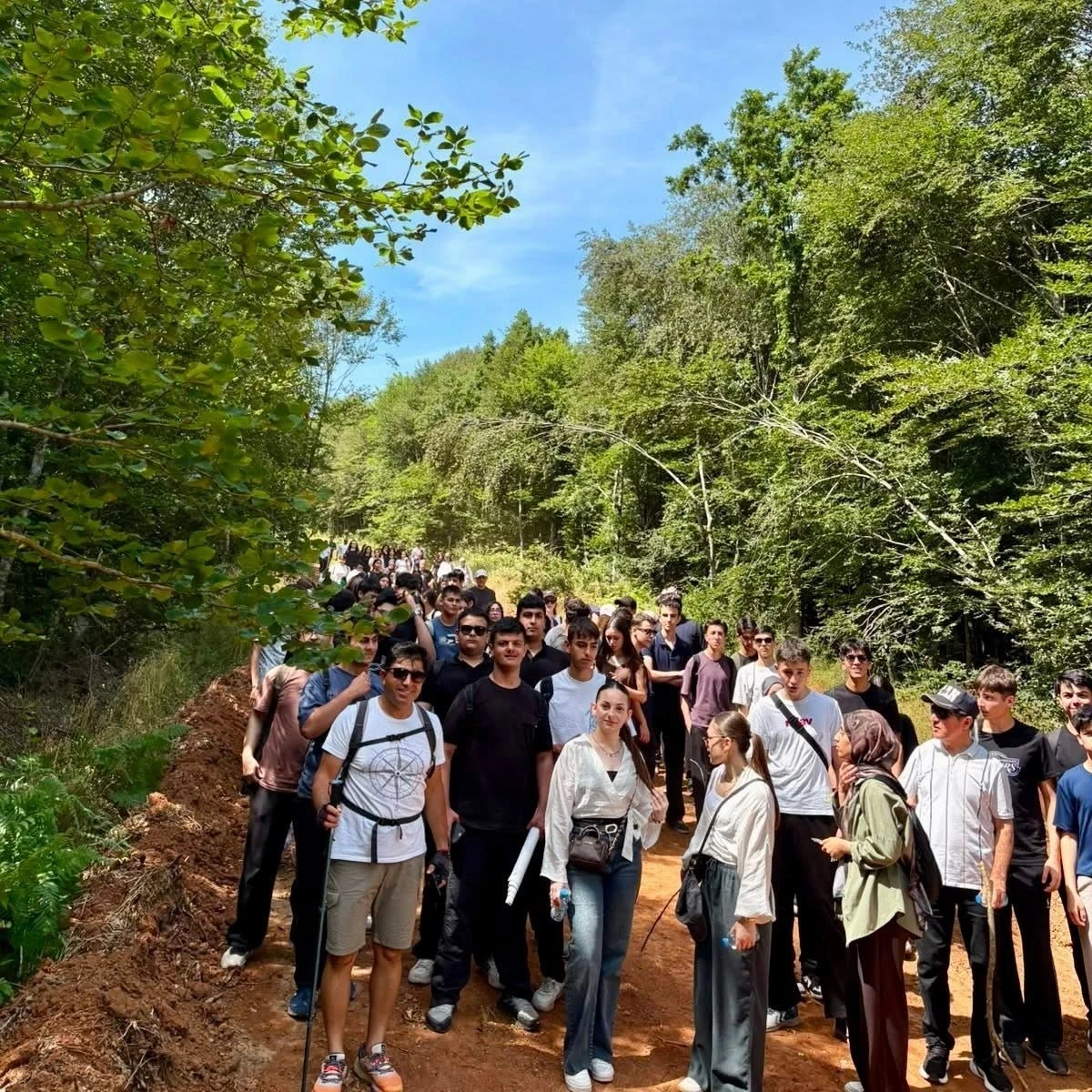 K&ouml;rfez&rsquo;de gen&ccedil;ler doğa y&uuml;r&uuml;y&uuml;ş&uuml;nde buluştu
