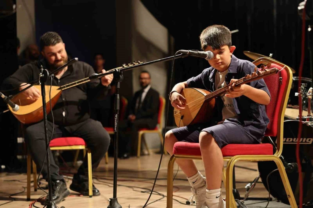 K&ouml;rfez&rsquo;de sanat merkezi kursiyerlerinden yıl sonu konseri

