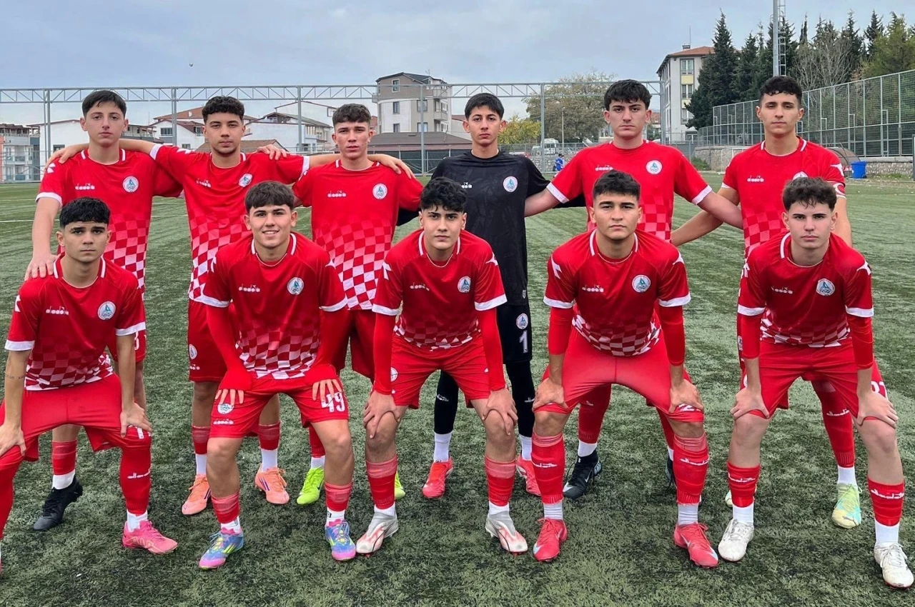 Körfez Gençlerbirliği U18 takımı liderliğini sürdürdü
