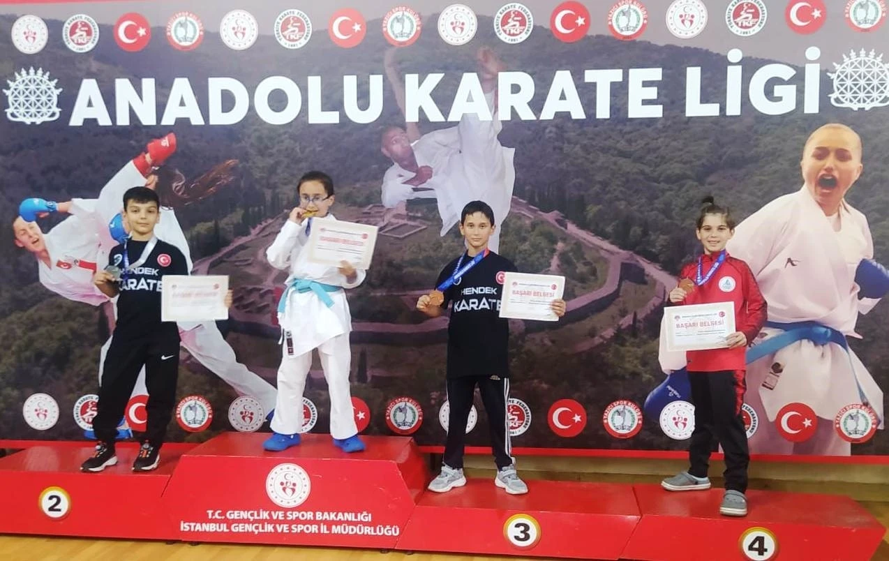 Körfez’in karatecileri madalyasız dönmüyor
