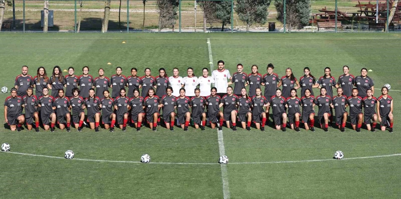 Körfezli Ravza U15 Kız Milli Takımı’nda
