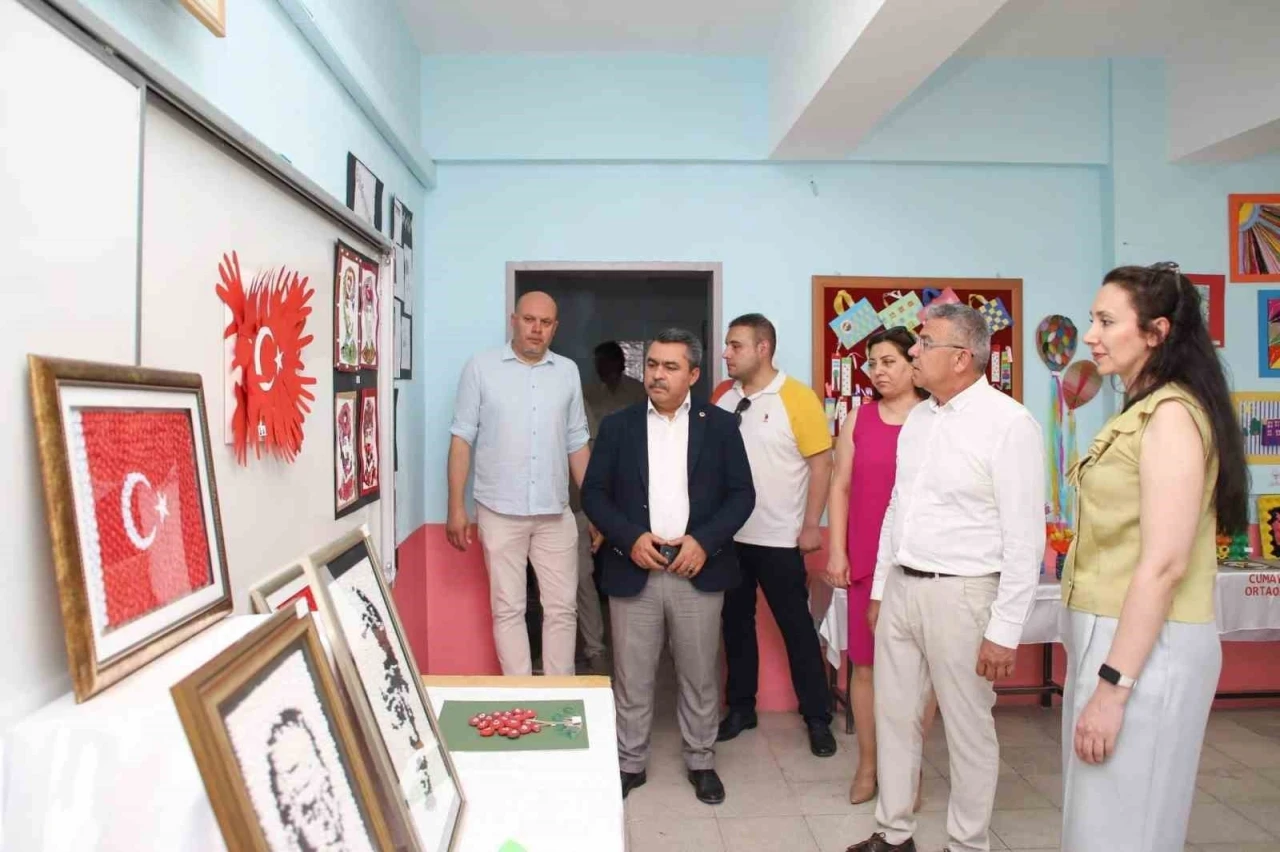K&ouml;şkl&uuml; &ouml;ğrenciler eserlerini sergiledi
