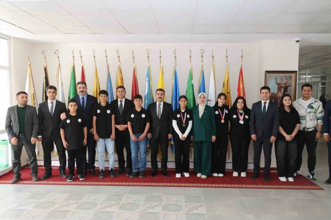 K&ouml;y okulundan T&uuml;rkiye Şampiyonluğu
