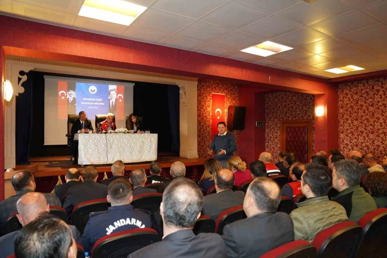 Köy ve mahallelerin eksiklikleri masaya yatırıldı
