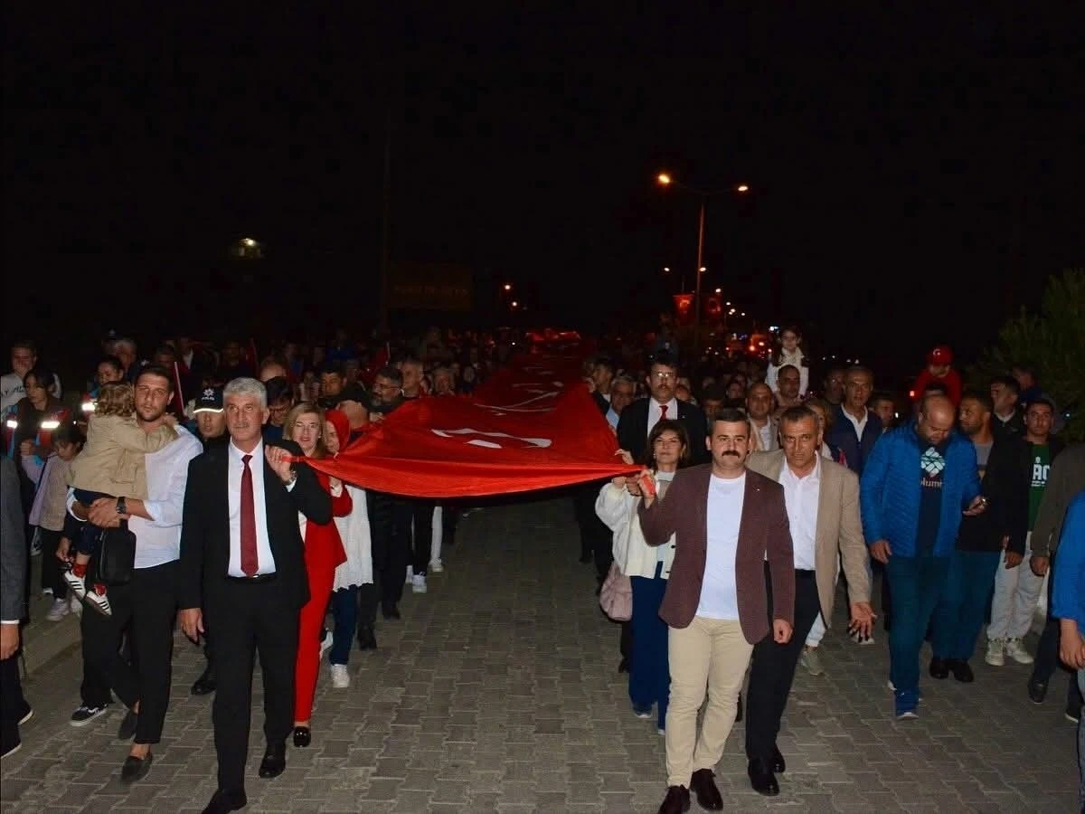 KöyceÄŸiz’de 29 Ekim Bayrak yürüyüÅŸü yoÄŸun katılımla gerçekleÅŸtirildi